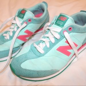 New Balance 550 Sneakers in Turquoise/ Hot Pink